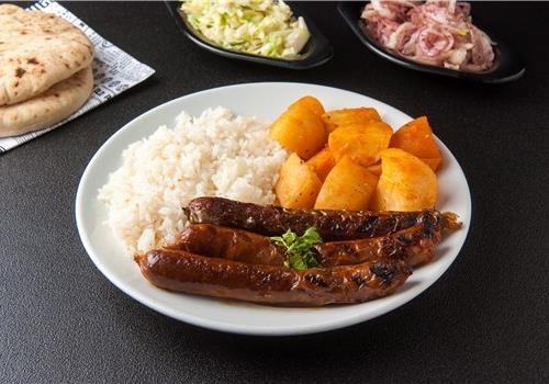 נקניקיות חריפות במגשית