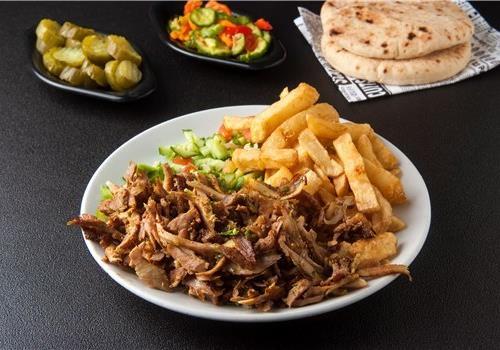 עגל שווארמה דונר במגשית