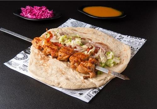 שיפוד פרגית עוף בלאפה