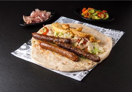 נקניקיות חריפות בלאפה