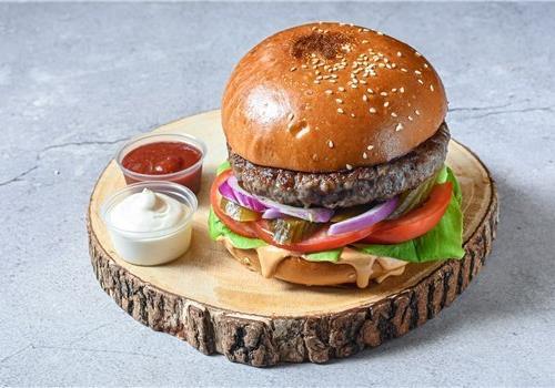 המבורגר 440 גר'