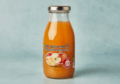 מיץ תפוחים וג׳ינג׳ר אורגני