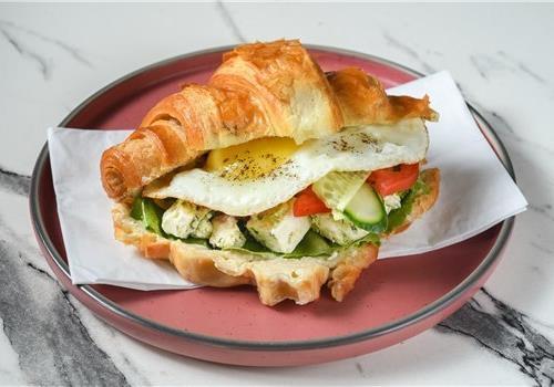 קרואסון ביצת עין קרואסון ביצת עין