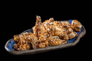 כנפיים בדבש יחיד כנפיים בדבש יחיד