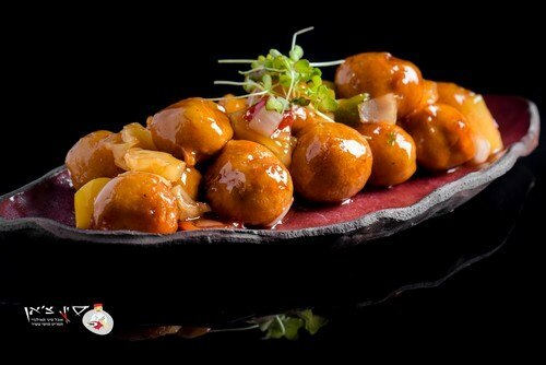 עוף חמוץ מתוק יחיד עוף חמוץ מתוק יחיד