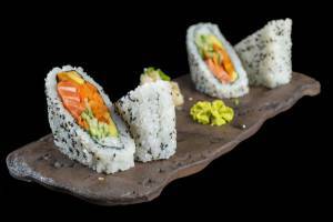 סנדוויץ' ספייסי סלמון סנדוויץ' ספייסי סלמון