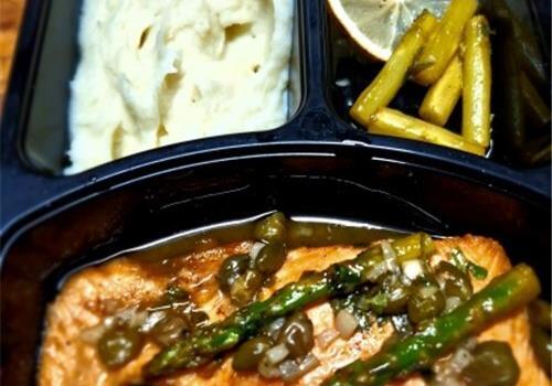 פ.פילה סולמון ברוטב שמן זית לימון שום וצלפים בתוספת פירה קרם קוקוס פ.פילה סולמון ברוטב שמן זית לימון שום וצלפים בתוספת פירה קרם קוקוס
