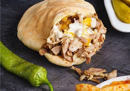 שווארמה בפיתה