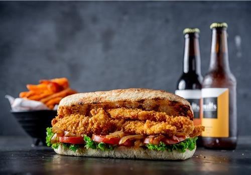 שניצל/חזה עוף בכריך פרנה