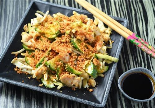 סלט מלפפון עם עוף