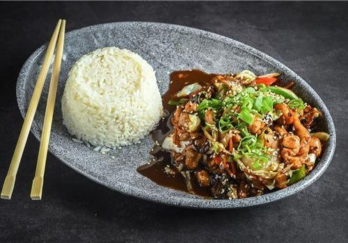 עוף ברוטב סצ׳ואן סייד