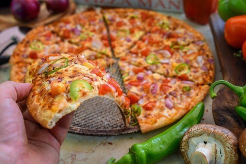 פיצה L + לחם שום קטן + בקבוק 1.5