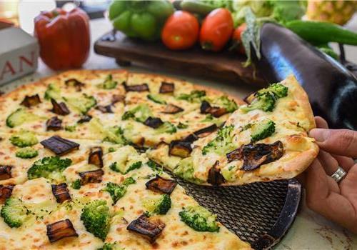 פיצה ביאנקה ענקית + 3 תוספות