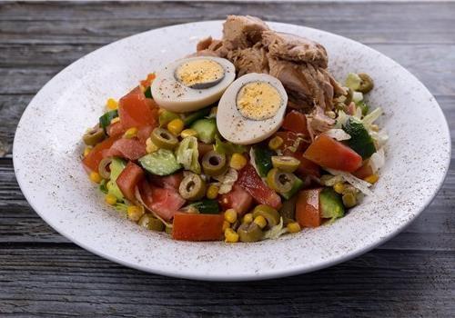 סלט טונה גדול סלט טונה גדול