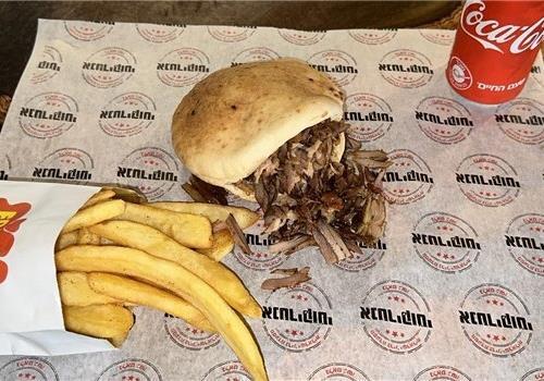 שווארמה בפיתה שווארמה בפיתה