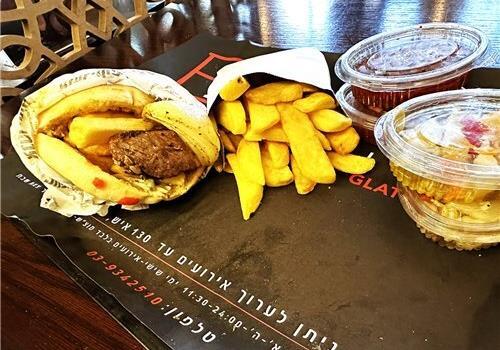 שיפוד אנטריקוט בפיתה שיפוד אנטריקוט בפיתה