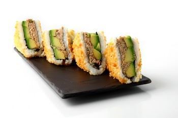 סנדוויץ' טונה גריל ואבוקדו