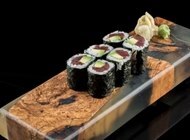 מאקי טונה אדומה ואבוקדו MAKI TUNA AVOKADO