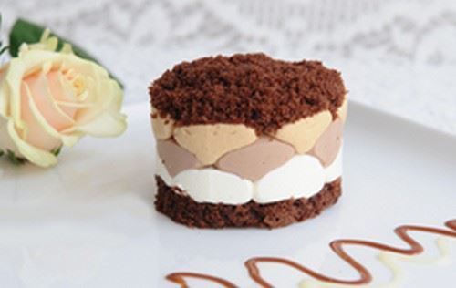 שלושה שוקולדים