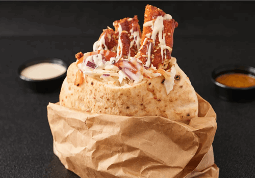 שניצל פיקנטי בפיתה