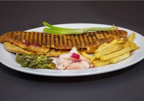 טוסט שניצל בטעמים