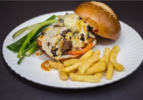 המבורגר שניצל וכבד עוף