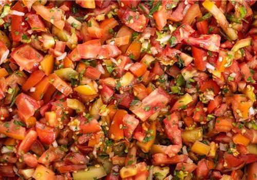 סלט עגבניות חריפות 