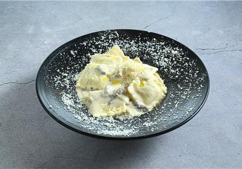 רביולי גבינה