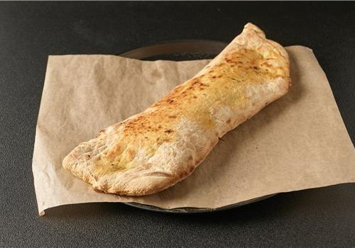 פוקאצ'ה הבית לצד מתבלים