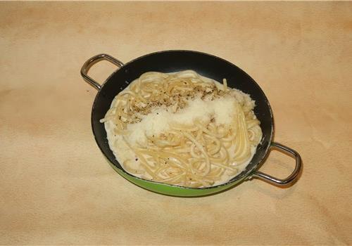 הקאצ׳ו א פפה של הדינר 