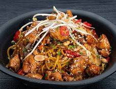 נודלס עוף ובקר