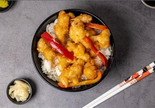 1070 אורז עוף טמפורה