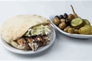 שיפוד בפיתה