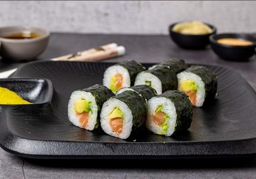 200 מאקי סלמון ואבוקדו