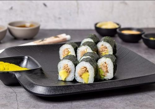 205 מאקי טונה במיונז ואבוקדו