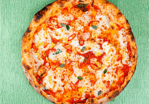 פיצה חריפה גדולה