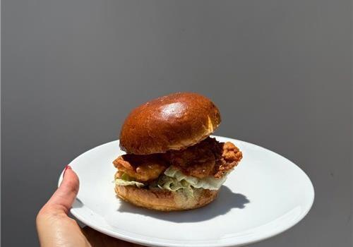 כריך קריספי צ'יקן קיסר