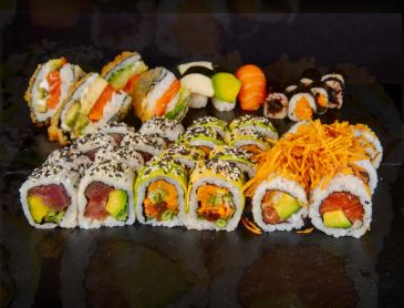 קומבינאצה אצה הותיקה - 35 יח' + 4 יח' סושי סנדוויץ'