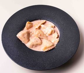 רביולי גבינה