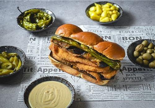 קריספי שניצל- שניצל דק פריך בתיבול הבית               