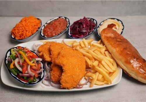 שניצל עוף + 2 תוספות