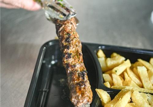 2 שיפודים לבחירה  סלט אישי