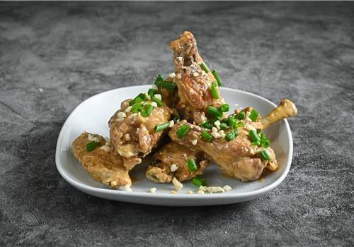 כנפיים  250 גרם בחמאת בוטנים