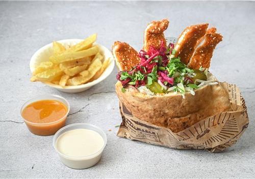 שניצל בפיתה