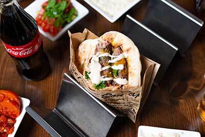 קבב כבש בפיתה