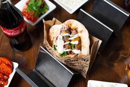 שווארמה דונר בפיתה