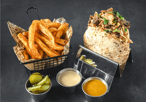 מנת שווארמה בפיתה