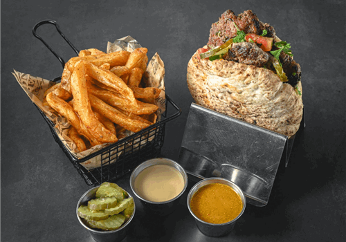 שיפוד קבב בפיתה