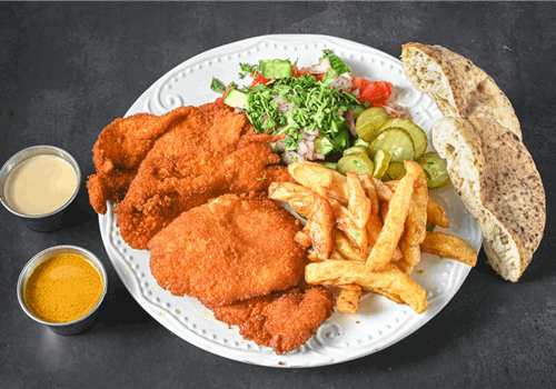 שניצל בצלחת