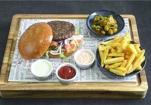 המבורגר 160 גרם + צ'יפס